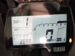 YAMAHA R15 V3